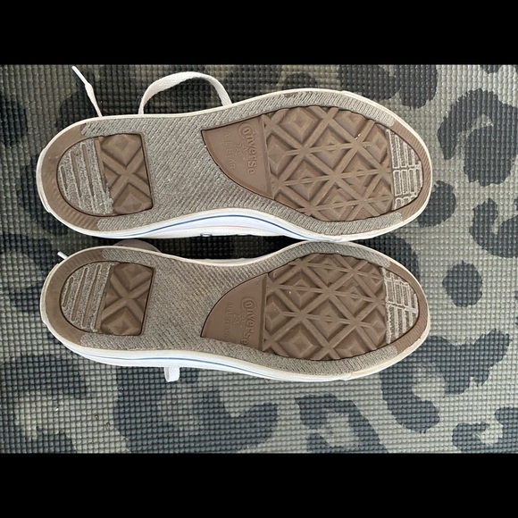 White converse - Picture 2 of 3